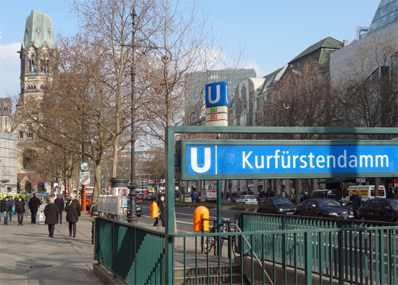 Fashion and lifestyle, guided fashion tours in Berlin, view form Kurfürstendamm to Kaiser-Wilhelm-Gedächtniskirche