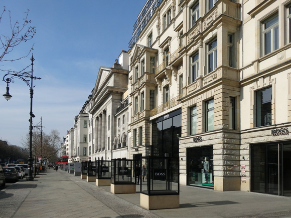 Fashion and lifestyle, guided fashion tours in Berlin's city west,  Kurfürstendamm between Joachimsthaler Straße and Fasanenstraße